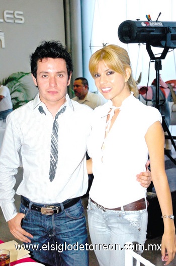 25072010 Ángel Zermeño y Fabiola Ponce.
