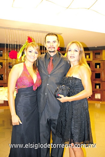 25072010 Paulette, Ricardo y Pina.