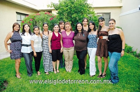 26072010 Alejandra de Silos junto a sus amigas: Mariana, Emmy, Mónica, Karla, Susana, Cristy, Julieta, Georgia, Rocío y Geny.