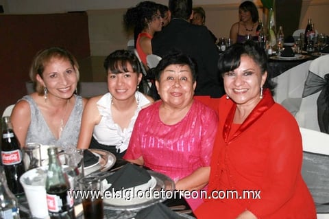 27072010 Ileana, Ileanita, Lupita y Elvia Santacruz. EL SIGLO DE TORREON/ RAMON SOTOMAYOR.
