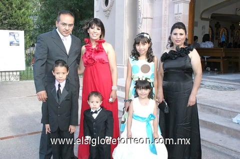28072010 Asistentes. Daniel, Pablo y Gael Palos, Lorena Domínguez, Eva Palos, Valeria Quiñones y Valeria Cervantes de Quiñones.