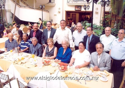 28072010 Reunión de la primera generación de la Facultad de Derecho de la UA de C. (1967-1972).