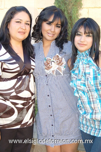 28072010 Silvia Ramírez, Ana Silvia González y Leslie González.