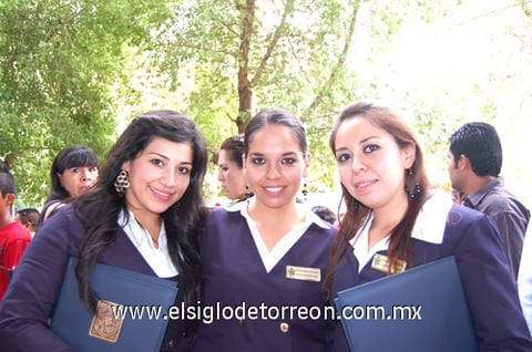 29072010 Marisela Gómez, Ángeles Aguayo y Nayeli Hernández.