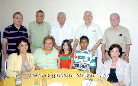 30072010 Lucero Martínez, Lupina Zamorano, Juliana, Jorge, Elba de González, Ignacio Méndez, Rodolfo Silva, Guillermo Milán y señores González.