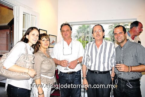 Andrea, Violette, Ives Mydat, Fernando Villalobos y Emmanuel Delaloy.