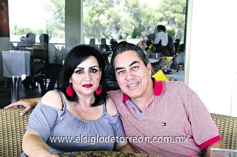 Lourdes Jaime y su esposo Rigoberto Acevedo.