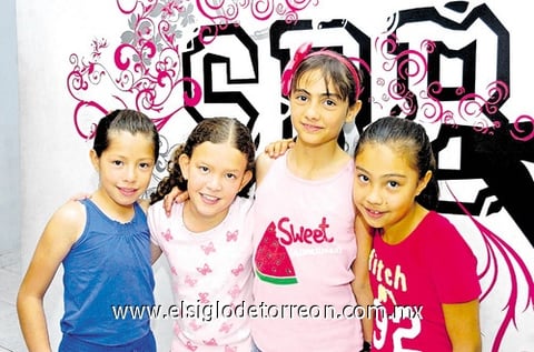 Victoria, Susana, Linda y Jimena.