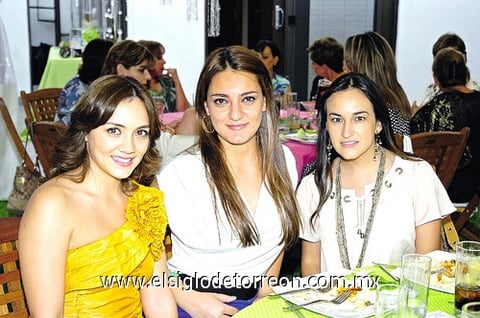 Alicia y Miryam. Karen, Marlene y Mariana.