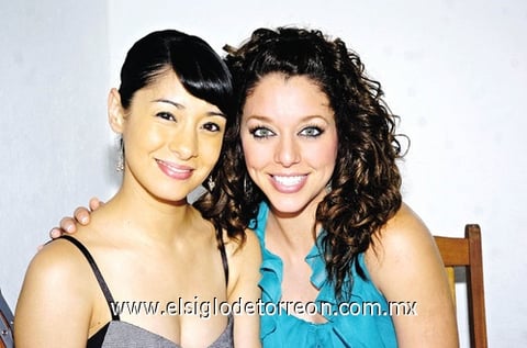 Karla de Nahle y Susu Luna.