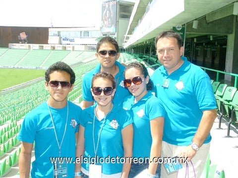 31072010 Gerardo, Mirna y Cynthia López Martínez, Hugo Quintana y Jorge Martínez.