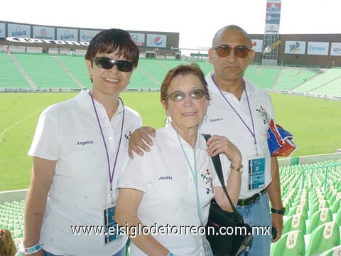 31072010 Angelina Villegas, Alejandra Villegas y Gustavo Badillo.