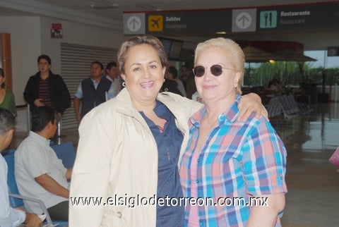 31072010 Ciudad de México. Flor Lizárraga recibió a Querube Molina.