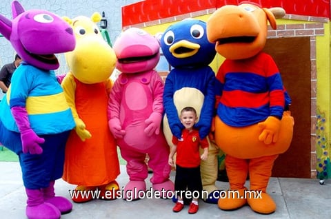 01082010 Charbel Antonio Martínez Colchado el día de su festejo de tercer cumpleaños.