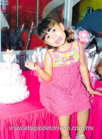 01082010 Mariángel Fernanda Ortega Torres recibió alegre fiesta de cumpleaños.