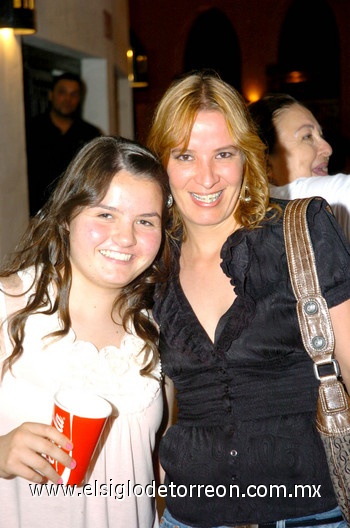 01082010 Ana Sofía y Pilar.