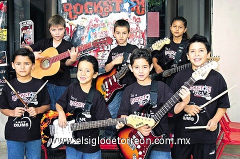 01082010 Natalia, Hassan, Diego, Rodrigo, Gerkson, Gerardo y Saúl.