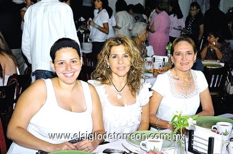 01082010 Mónica Olmos, Élida Tirado y Lety Anaya.