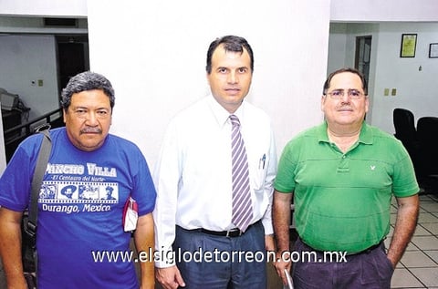 01082010 Gustavo Oropeza, Salvador Barbalena y Augusto Sánchez.  EL SIGLO DE TORREÓN/ ÉRICK SOTOMAYOR