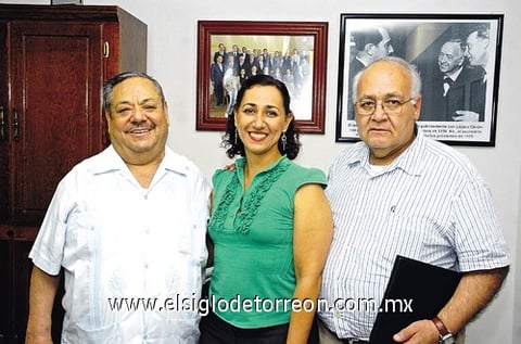 01082010 Roberto Rodríguez, María de la Luz Zarzar y Gabriel Aguirre.
