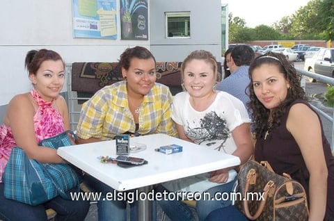 02082010 Denis Estrada, Cathi Martínez, Berenice Pérez y Susana Esquivel de Cervantes. EL SIGLO DE TORREÓN/  JESÚS HERNÁNDEZ
