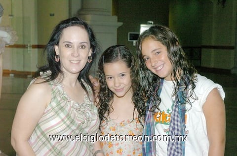 02082010 Leticia, Mariángel e Isabela.