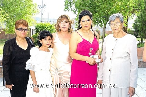 02082010 Alejandra Choy, Lucía Camacho, Isabel Sánchez, Lourdes Camacho y Mónica Choy.