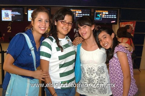 04082010 Montserrat, Paloma, Karen y Selene.