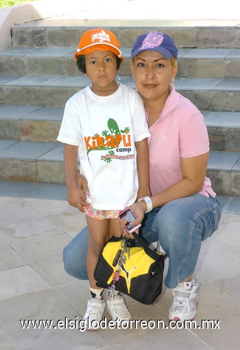 04082010 Ivanna Luna y María Jesús Ramírez.