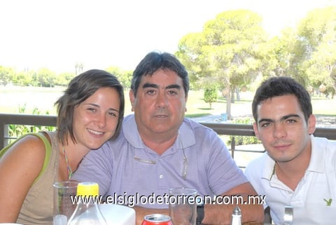05082010 Ricardo, Andrea y Ricardo Diez.