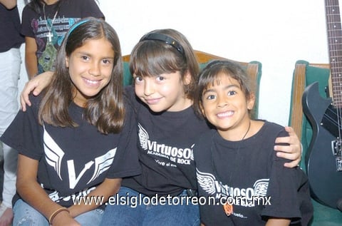 05082010 Daniela, Athziry y Astrid.