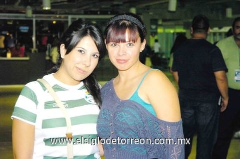 09082010 Fernanda y Karla Vargas.