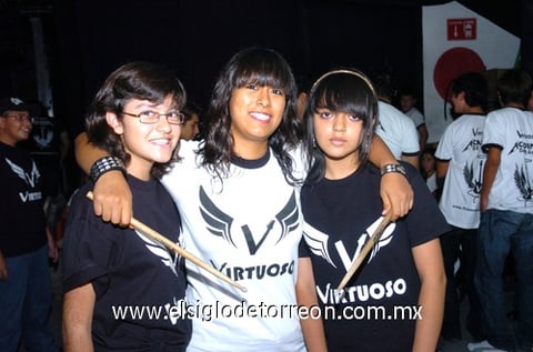 08082010 Itzel, Diana y Yazmín.
