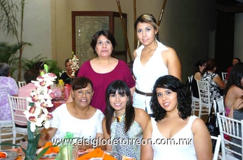 08082010 Alma Rosa Castillo, Paola Castillo, Jazmín Vega, Cita Castillo y Claudia Vega.