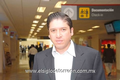 09082010 Distrito Federal. Carlos Guerrero llegó por un asunto de negocios.