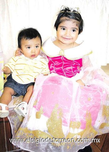 10082010 Estefanía y Luis Arturo Arreola Pérez.