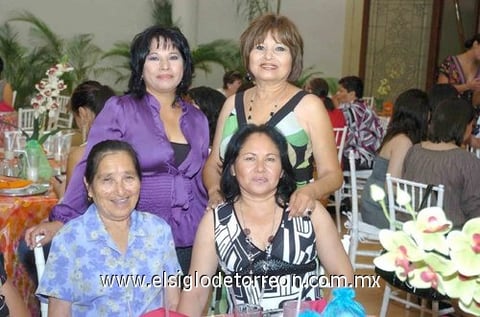 10082010 Petra Calderón, Vicky Barrera, Juanis Barrera y Margarita Barrera.
