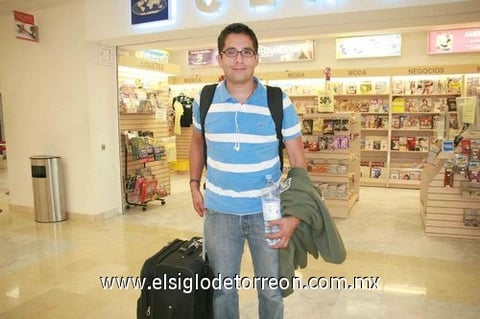 10082010 México. Omar Suárez llegó a casa, procedente del Distrito Federal.