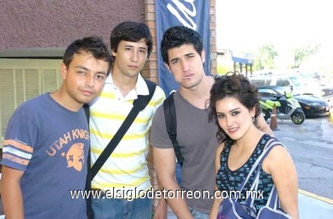 11082010 Carlos Fuentes, Armando Medrano, Alejandro Armendáriz y Mariana Herrera.