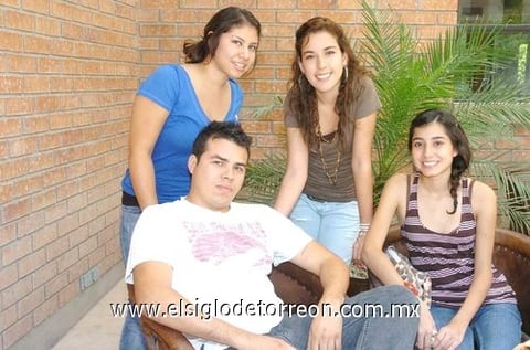 11082010 Bladimir, Elvira, Ana y Elda.