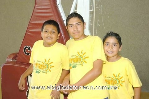 11082010 Sebastián Mena, César Alanís y Mario Ávila.