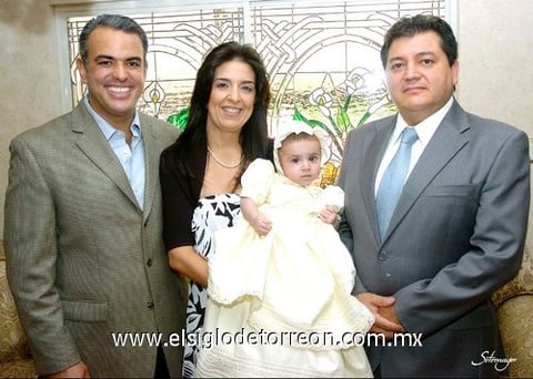 13082010 Padrinos de Claudia Cárdenas Guerrero: Señor Abelardo Díaz Garza, señora María Cristina Fernández de Díaz y señor Jorge Córdova Díaz.