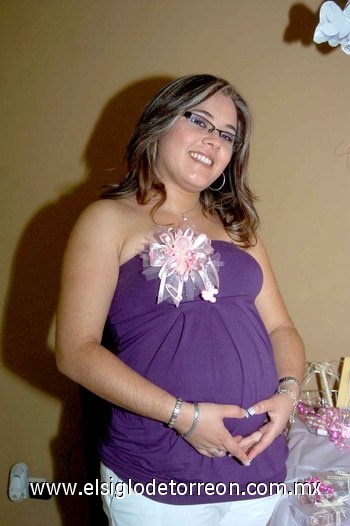 13082010 Brenda Cuéllar en su fiesta de canastilla.