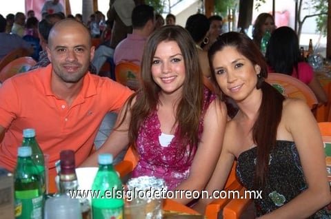 14082010 Dante Elizalde, Alma Gómez y Priscila Segovia.