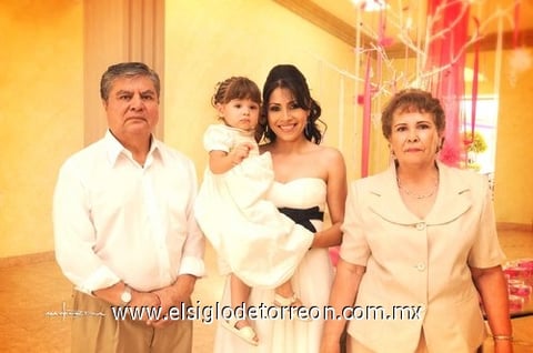 14082010 Abuelitos de Constanza Burciaga: Señor José Burciaga Torres, señora Juanita Ramírez de Burciaga y su mamá Francia de Alejandría Burciaga Ramírez.