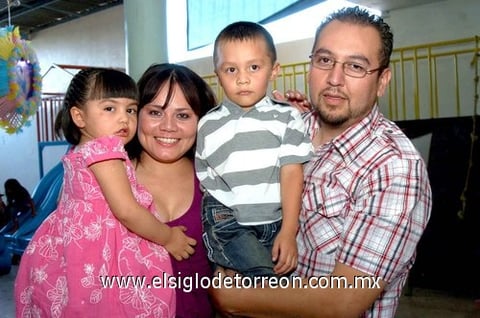 14082010 Lily Padilla y Laura Olivares.