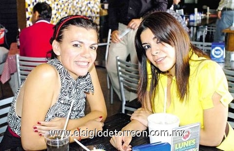 15082010 Patty Gómez y Byerly Fernández.