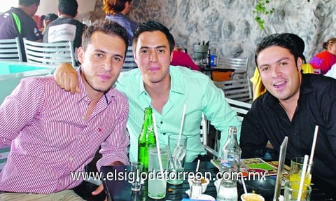 15082010 Omar, Oliver y Miguel.