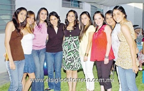 15082010 Jéssica Barajas, Ale Madero, Julia Mendoza, Raquel Romo, Gabriela Romo, Ana Mayorga, Victoria Ochoa, Sofía Gómez y Sara Romo en reciente festejo.