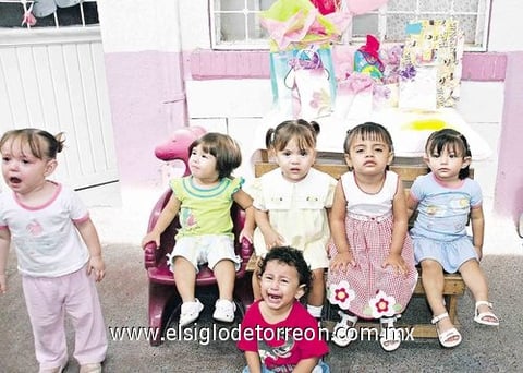 15082010 Las pequeñas Daniela, Dizany, Jocelyn, Analy, Silvia y Mayela en la fiesta de cumpleaños de Regina Michelle Contreras.